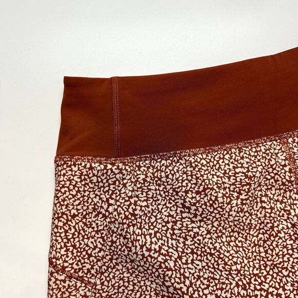 Athleta Womens Run With It 3.5" Printed Short Size XS Shorts Cheetah - Picture 12 of 16